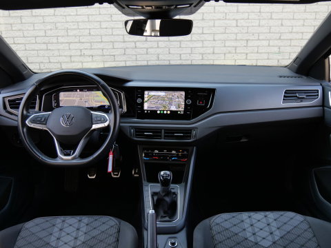 Volkswagen Taigo 1.0TSi R-LINE/ PANORAMADAK/ MATRIX LED/ NL-AUTO 1STE EIGENAAR