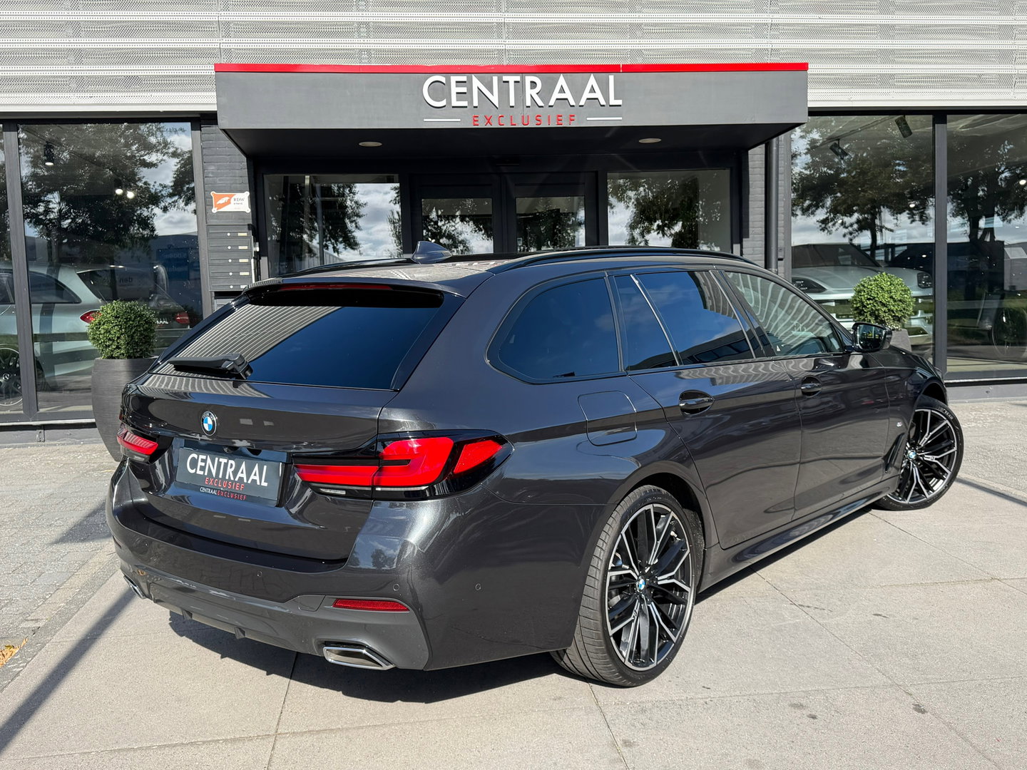 BMW 5 Serie Touring 520i High Exe M-Sport Pano|Leder|Memory|ACC|Carplay|Laser-lights|Camera