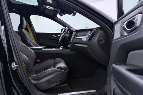 Volvo XC60 T8 Plug-in-hybrid Polestar Engineered | ACC | Bowers&Wilkins | 22 Inch | Trekhaak | Head-Up | Panoramadak