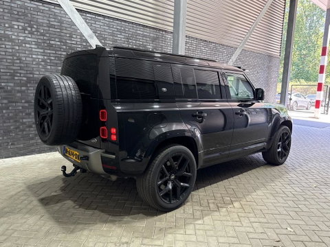 Land Rover Defender 110 2.0 P400e 110 HSE | Luchtvering | Trekhaak | Meridian | Koelbox | 22 Inch Urban | 360° Camera