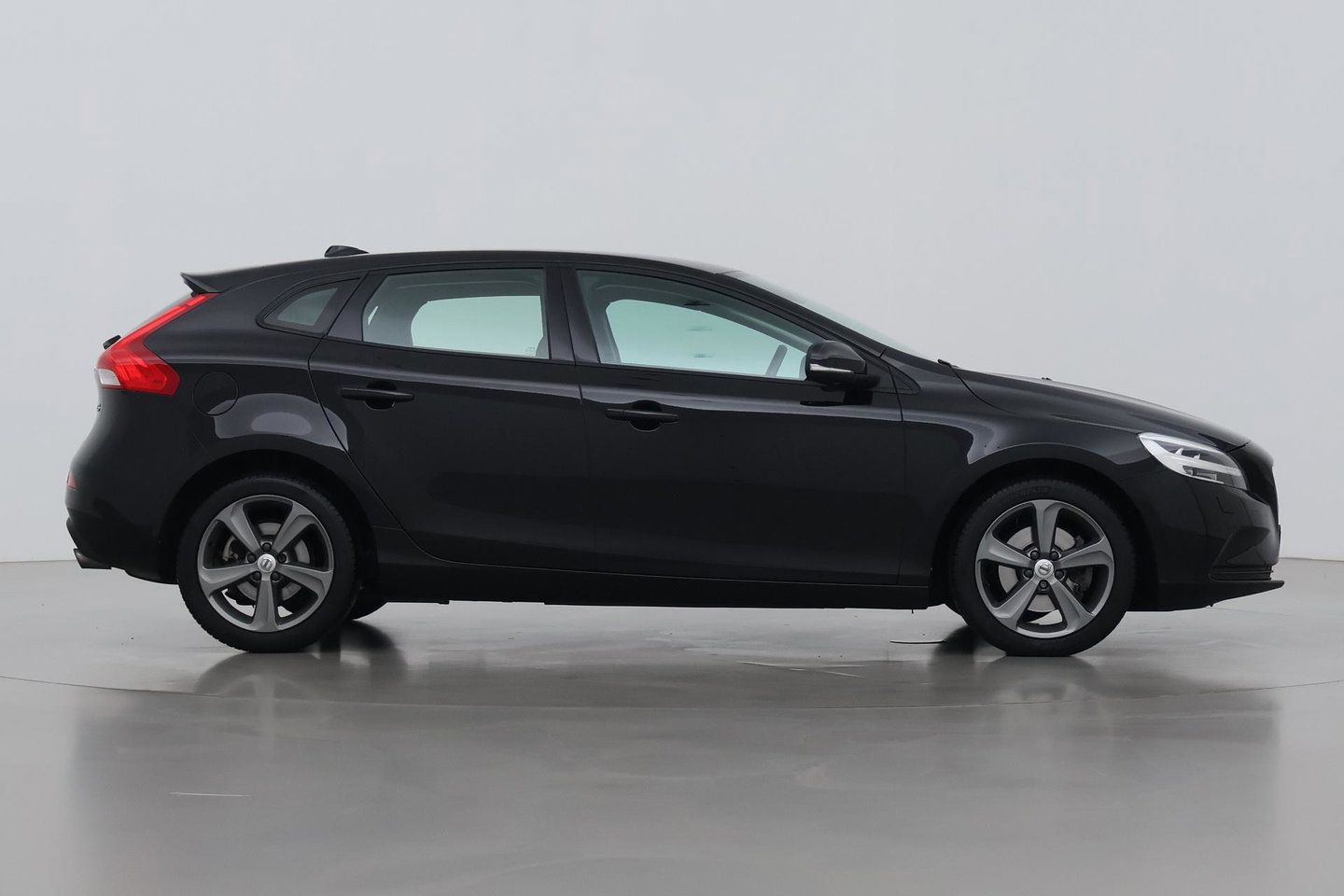 Volvo V40 2.0 T3 Nordic+ | Standkachel | LED | Stoelverwarming | Verwarmde Voorruit | Parkeersensoren