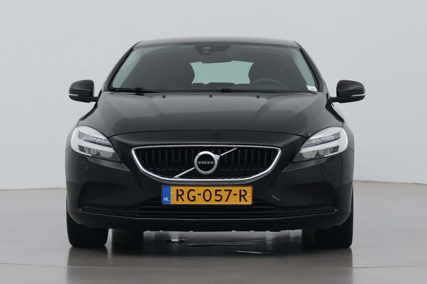 Volvo V40 2.0 T3 Nordic+ | Standkachel | LED | Stoelverwarming | Verwarmde Voorruit | Parkeersensoren