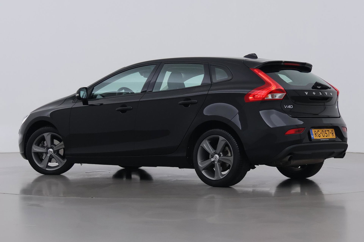 Volvo V40 2.0 T3 Nordic+ | Standkachel | LED | Stoelverwarming | Verwarmde Voorruit | Parkeersensoren