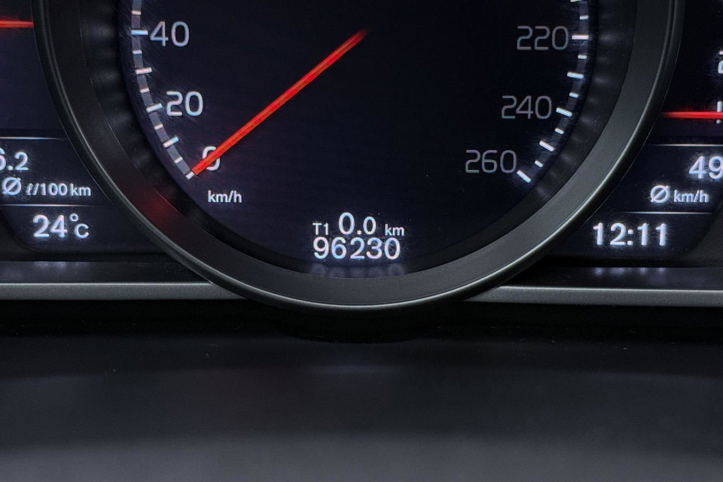Volvo V40 2.0 T3 Nordic+ | Standkachel | LED | Stoelverwarming | Verwarmde Voorruit | Parkeersensoren