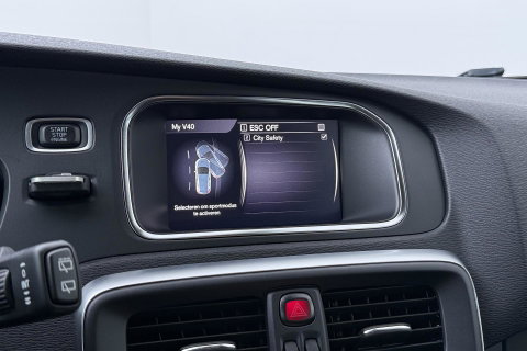 Volvo V40 2.0 T3 Nordic+ | Standkachel | LED | Stoelverwarming | Verwarmde Voorruit | Parkeersensoren
