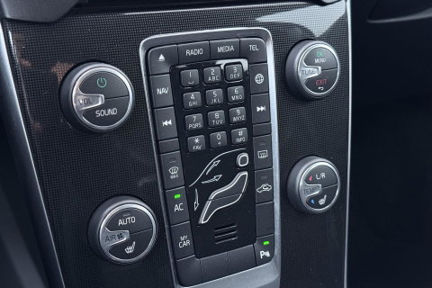 Volvo V40 2.0 T3 Nordic+ | Standkachel | LED | Stoelverwarming | Verwarmde Voorruit | Parkeersensoren
