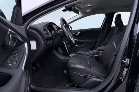 Volvo V40 2.0 T3 Nordic+ | Standkachel | LED | Stoelverwarming | Verwarmde Voorruit | Parkeersensoren
