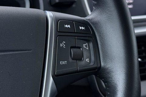 Volvo V40 2.0 T3 Nordic+ | Standkachel | LED | Stoelverwarming | Verwarmde Voorruit | Parkeersensoren