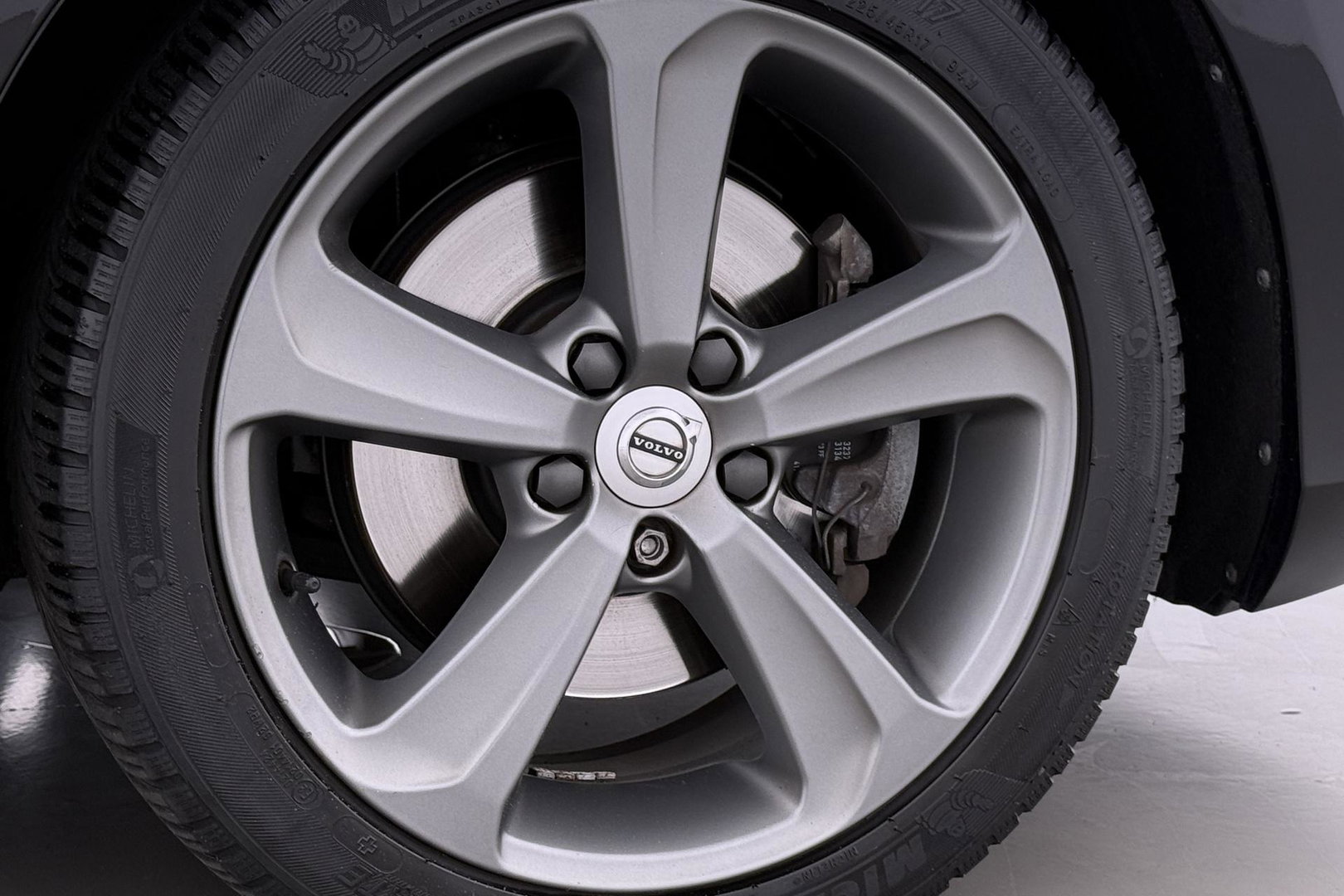Volvo V40 2.0 T3 Nordic+ | Standkachel | LED | Stoelverwarming | Verwarmde Voorruit | Parkeersensoren