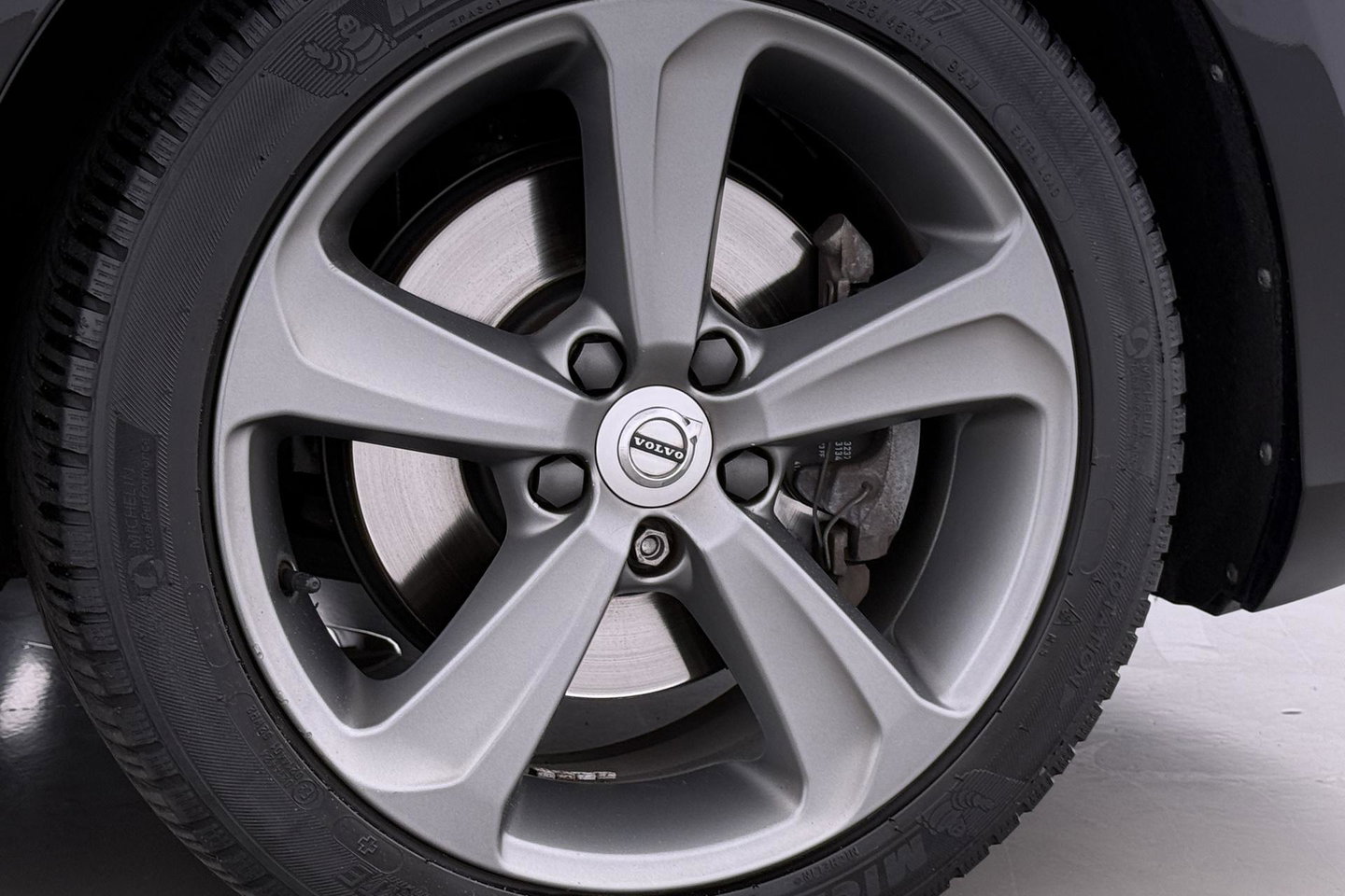 Volvo V40 2.0 T3 Nordic+ | Standkachel | LED | Stoelverwarming | Verwarmde Voorruit | Parkeersensoren