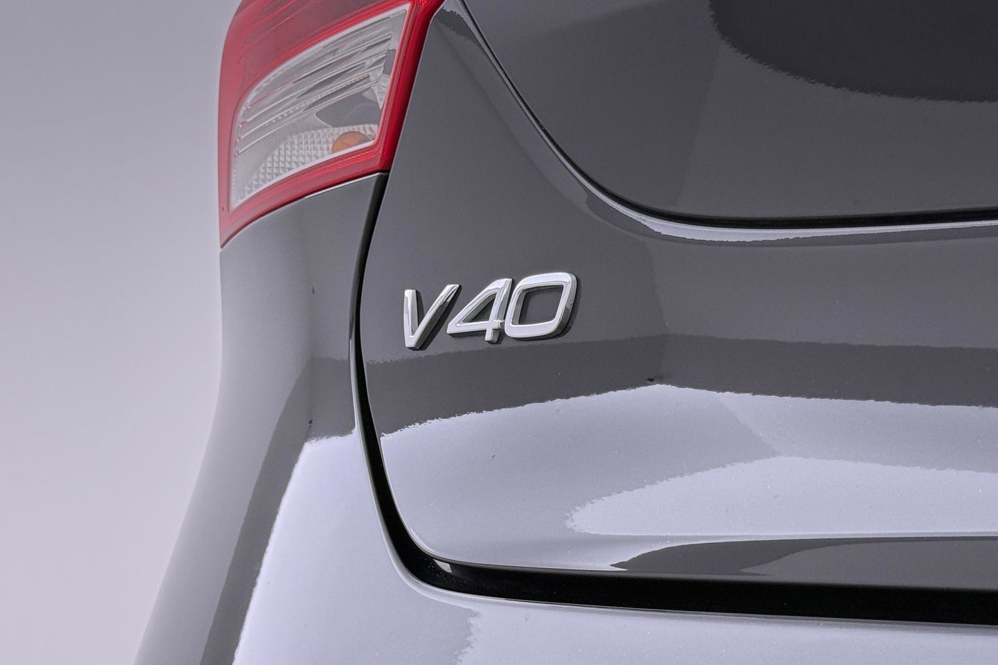 Volvo V40 2.0 T3 Nordic+ | Standkachel | LED | Stoelverwarming | Verwarmde Voorruit | Parkeersensoren