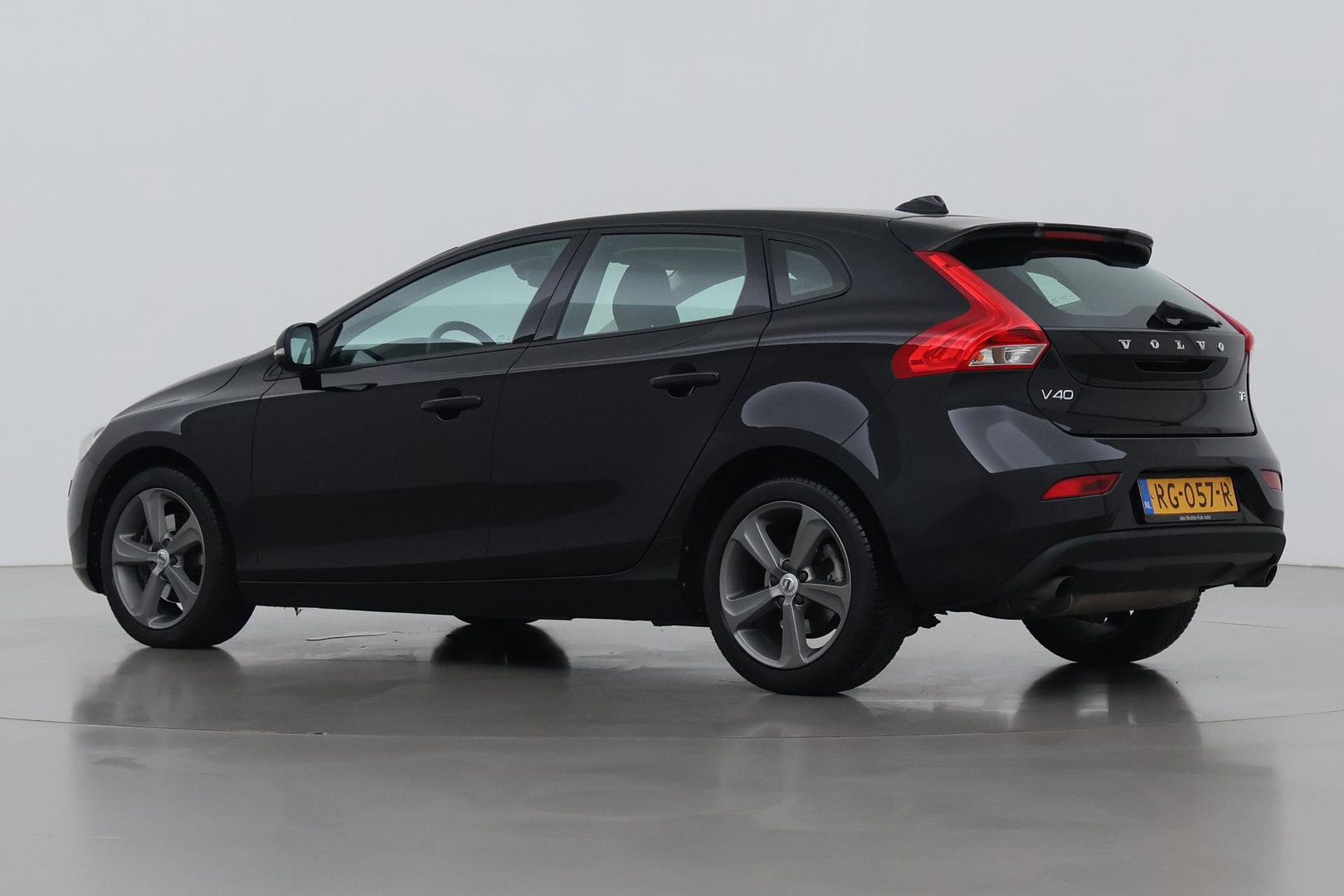 Volvo V40 2.0 T3 Nordic+ | Standkachel | LED | Stoelverwarming | Verwarmde Voorruit | Parkeersensoren