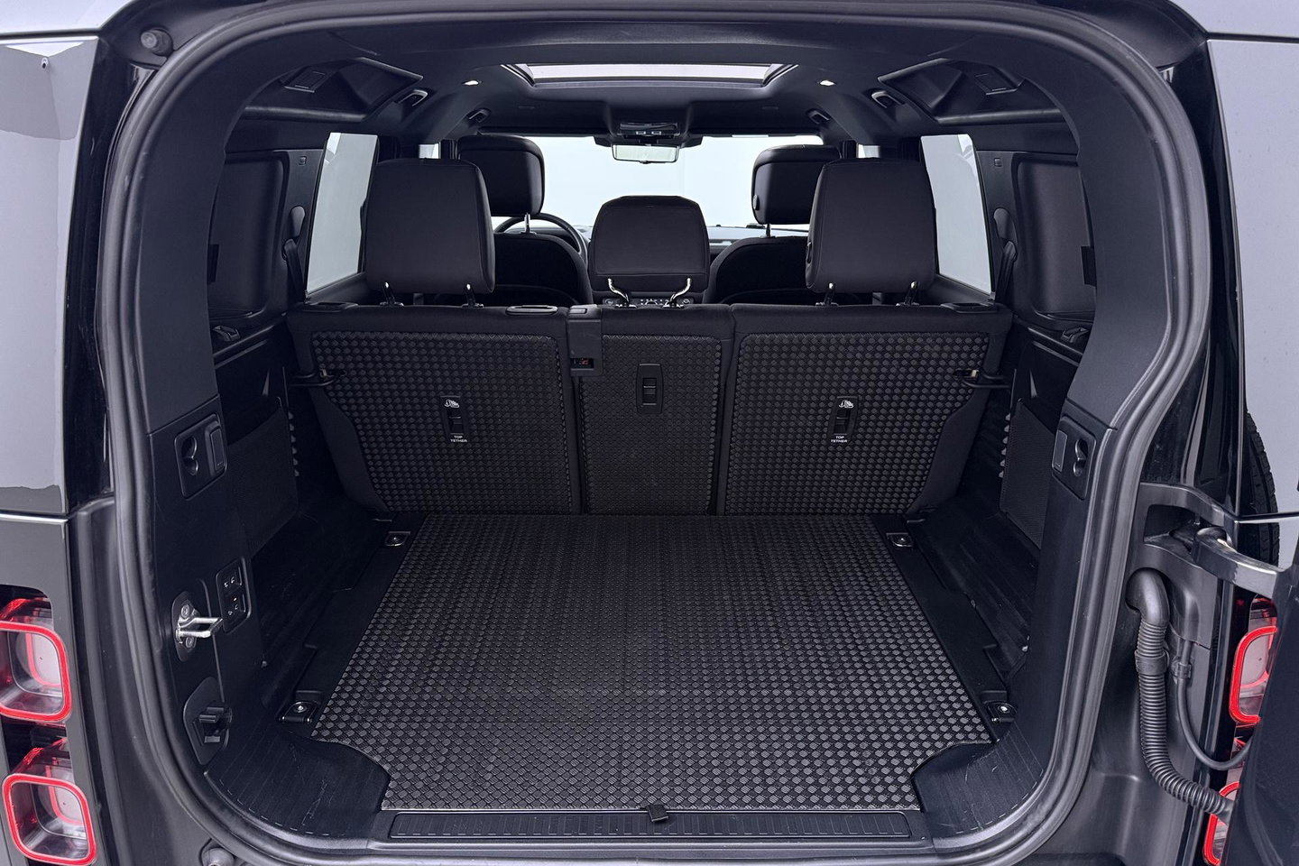 Land Rover Defender 110 3.0 P400 110 X-Dynamic S | ACC | Trekhaak | Luchtvering | 360° Camera | Head-Up | Stoelventilatie | Stoel+Stuurverwarming | 22 Inch
