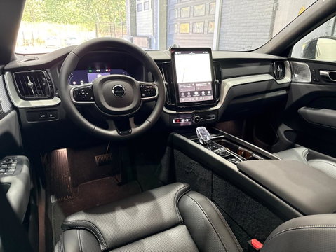 Volvo XC60 T6 Plug-in hybrid Plus Black Edition | ACC | Bowers&Wilkins | Panoramadak | Trekhaak | 360° Camera | Massage+Ventilatie | Head-Up | 21 Inch