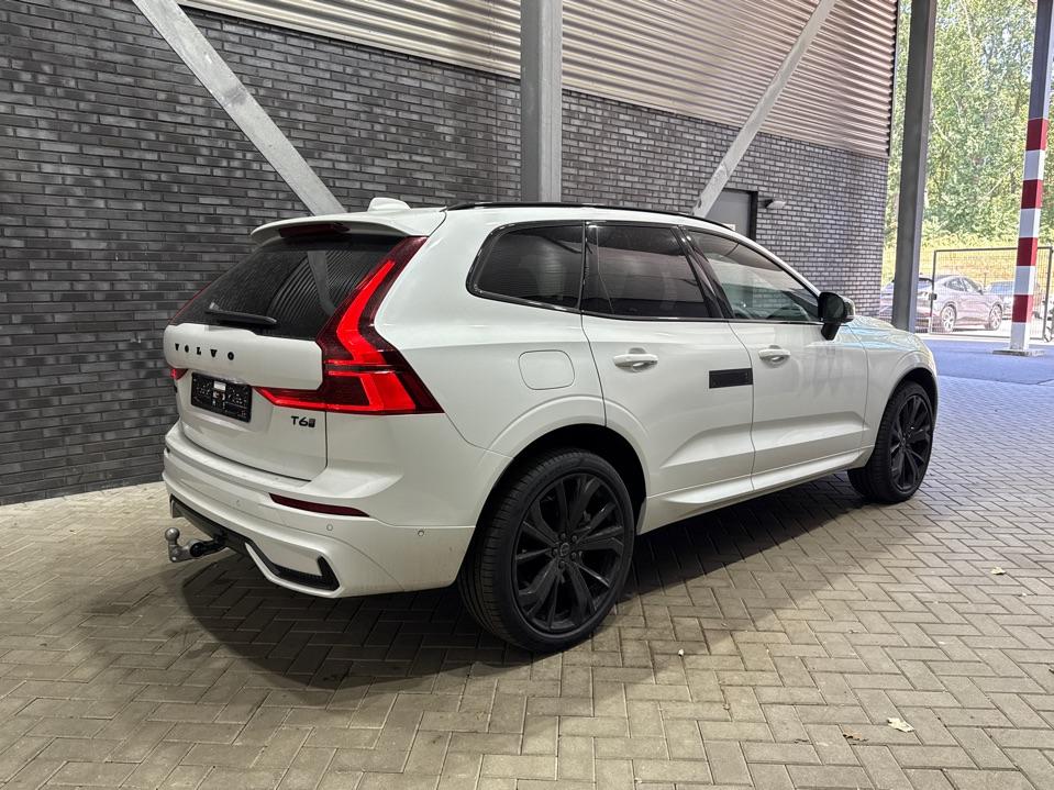Volvo XC60 T6 Plug-in hybrid Plus Black Edition | ACC | Bowers&Wilkins | Panoramadak | Trekhaak | 360° Camera | Massage+Ventilatie | Head-Up | 21 Inch