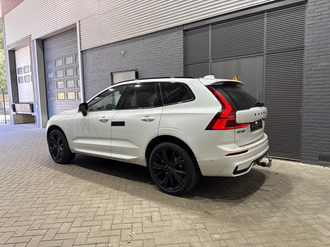 Volvo XC60 T6 Plug-in hybrid Plus Black Edition | ACC | Bowers&Wilkins | Panoramadak | Trekhaak | 360° Camera | Massage+Ventilatie | Head-Up | 21 Inch