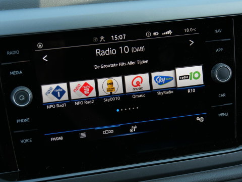 Volkswagen Taigo 1.0TSi R-LINE/ PANORAMADAK/ MATRIX LED/ NL-AUTO 1STE EIGENAAR