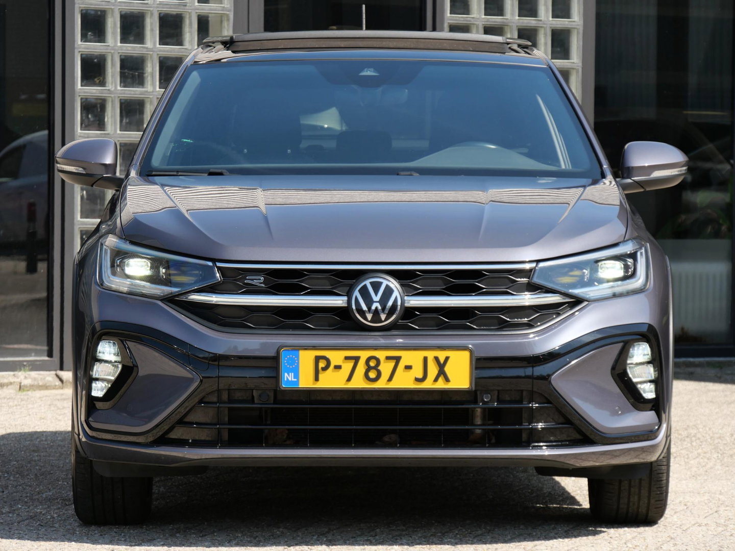 Volkswagen Taigo 1.0TSi R-LINE/ PANORAMADAK/ MATRIX LED/ NL-AUTO 1STE EIGENAAR