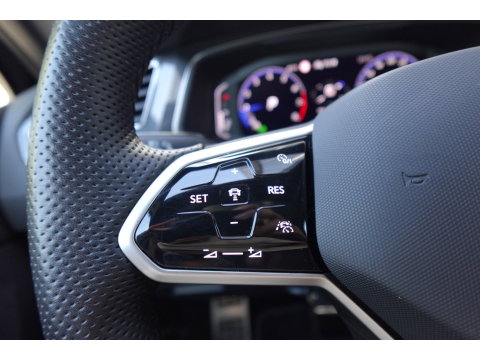 Volkswagen Tiguan 1.5 TSI R-Line PANO KEYLESS CAM