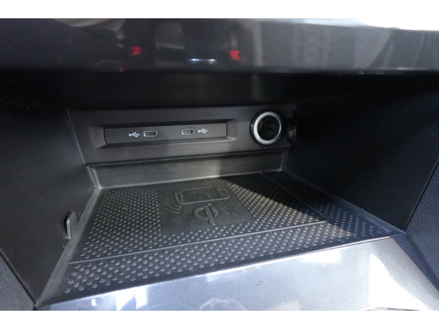 Volkswagen Tiguan 1.5 TSI R-Line PANO KEYLESS CAM