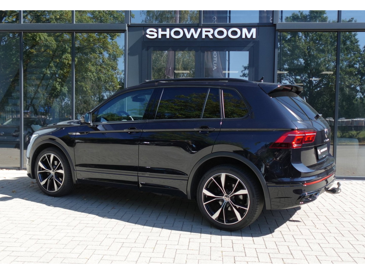 Volkswagen Tiguan 1.5 TSI R-Line PANO KEYLESS CAM