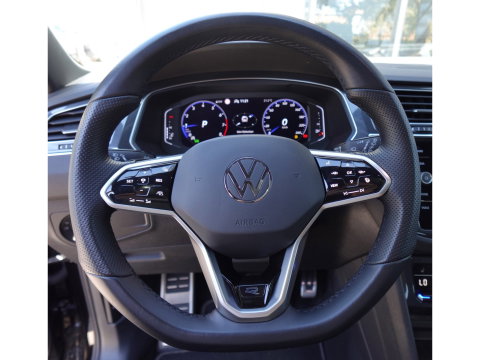 Volkswagen Tiguan 1.5 TSI R-Line PANO KEYLESS CAM