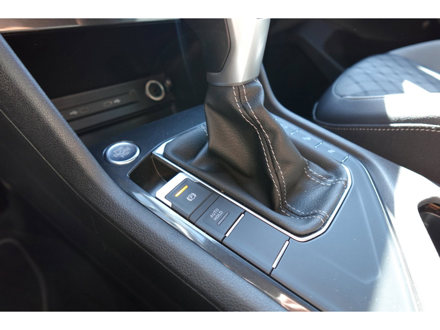 Volkswagen Tiguan 1.5 TSI R-Line PANO KEYLESS CAM