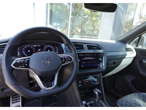 Volkswagen Tiguan 1.5 TSI R-Line PANO KEYLESS CAM