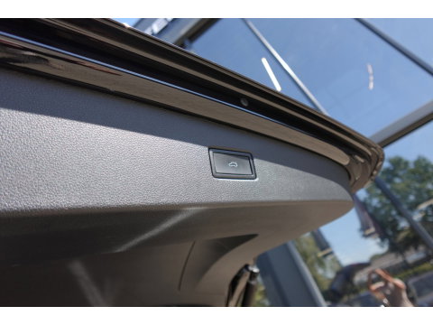 Volkswagen Tiguan 1.5 TSI R-Line PANO KEYLESS CAM