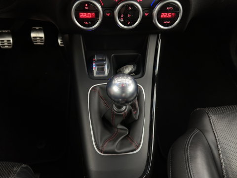 Alfa Romeo Giulietta 1.6 JTDm Distinctive *LEATHER | XENON | HEATED-SPORTSEATS | NAVI-FULLMAP | PRIVACY-GLASS | ECC | PDC | CRUISE | 18''ALU
