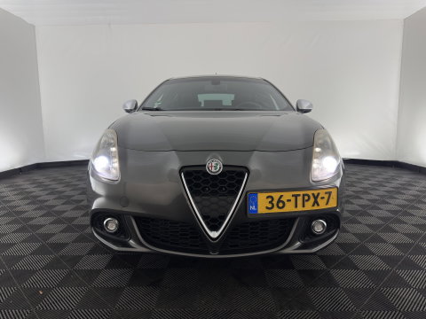 Alfa Romeo Giulietta 1.6 JTDm Distinctive *LEATHER | XENON | HEATED-SPORTSEATS | NAVI-FULLMAP | PRIVACY-GLASS | ECC | PDC | CRUISE | 18''ALU