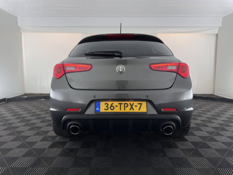 Alfa Romeo Giulietta 1.6 JTDm Distinctive *LEATHER | XENON | HEATED-SPORTSEATS | NAVI-FULLMAP | PRIVACY-GLASS | ECC | PDC | CRUISE | 18''ALU