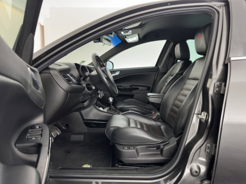 Alfa Romeo Giulietta 1.6 JTDm Distinctive *LEATHER | XENON | HEATED-SPORTSEATS | NAVI-FULLMAP | PRIVACY-GLASS | ECC | PDC | CRUISE | 18''ALU