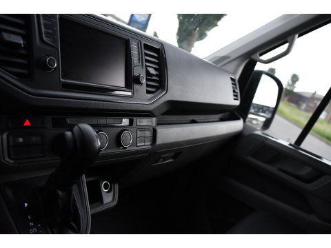 Volkswagen Crafter 35 2.0 TDI L3H3 PB Edition Camera, Adaptieve Cruise, Carplay, LED, Trekhaak, Multimedia, 140pk, Automaat, Sensoren, Uniek!