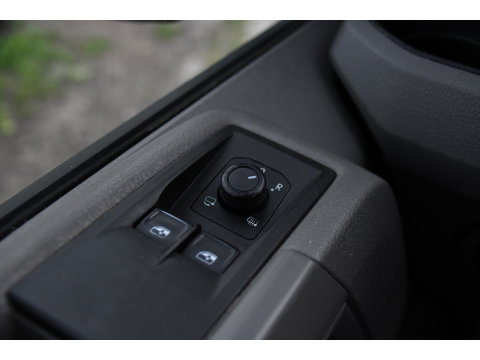 Volkswagen Crafter 35 2.0 TDI L3H3 PB Edition Camera, Adaptieve Cruise, Carplay, LED, Trekhaak, Multimedia, 140pk, Automaat, Sensoren, Uniek!