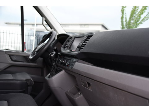 Volkswagen Crafter 35 2.0 TDI L3H3 PB Edition Camera, Adaptieve Cruise, Carplay, LED, Trekhaak, Multimedia, 140pk, Automaat, Sensoren, Uniek!