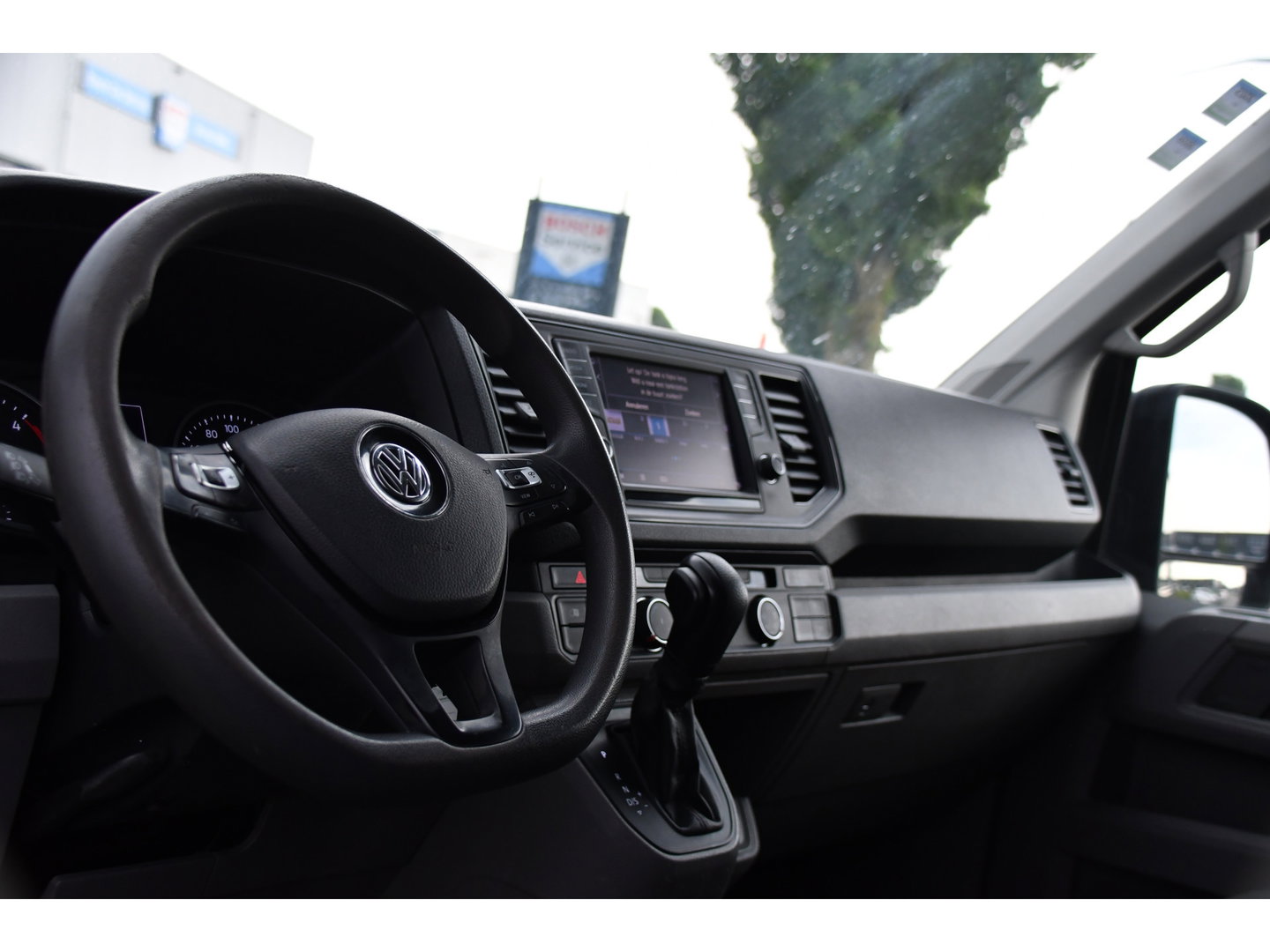 Volkswagen Crafter 35 2.0 TDI L3H3 PB Edition Camera, Adaptieve Cruise, Carplay, LED, Trekhaak, Multimedia, 140pk, Automaat, Sensoren, Uniek!