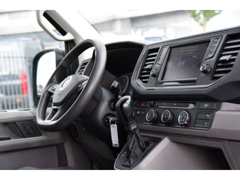 Volkswagen Crafter 35 2.0 TDI L3H3 PB Edition Camera, Adaptieve Cruise, Carplay, LED, Trekhaak, Multimedia, 140pk, Automaat, Sensoren, Uniek!