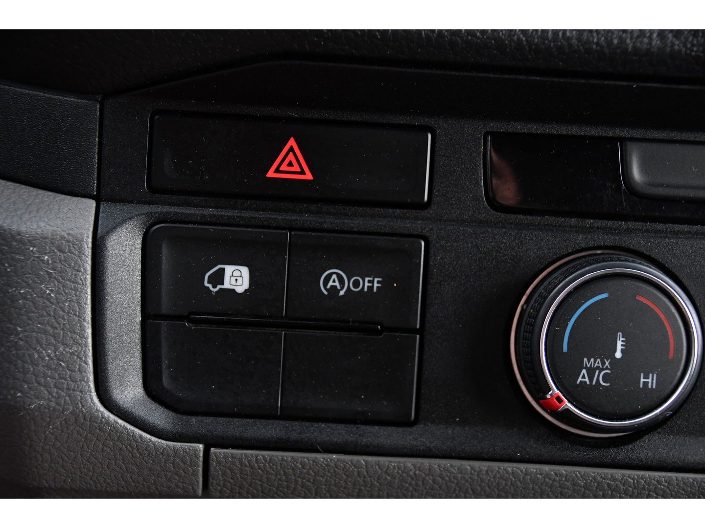 Volkswagen Crafter 35 2.0 TDI L3H3 PB Edition Camera, Adaptieve Cruise, Carplay, LED, Trekhaak, Multimedia, 140pk, Automaat, Sensoren, Uniek!