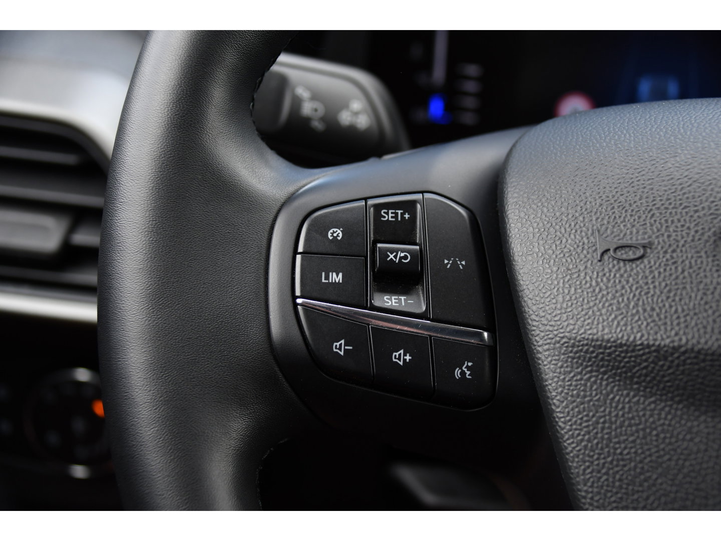 Ford Transit Courier 1.0 EcoBoost PB Editon Virtual, Cruise, Carplay, Stoelverwarming, Stuurverwarming, Multimedia, 100pk, Uniek!