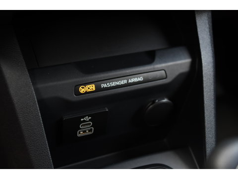 Ford Transit Courier 1.0 EcoBoost PB Editon Virtual, Cruise, Carplay, Stoelverwarming, Stuurverwarming, Multimedia, 100pk, Uniek!