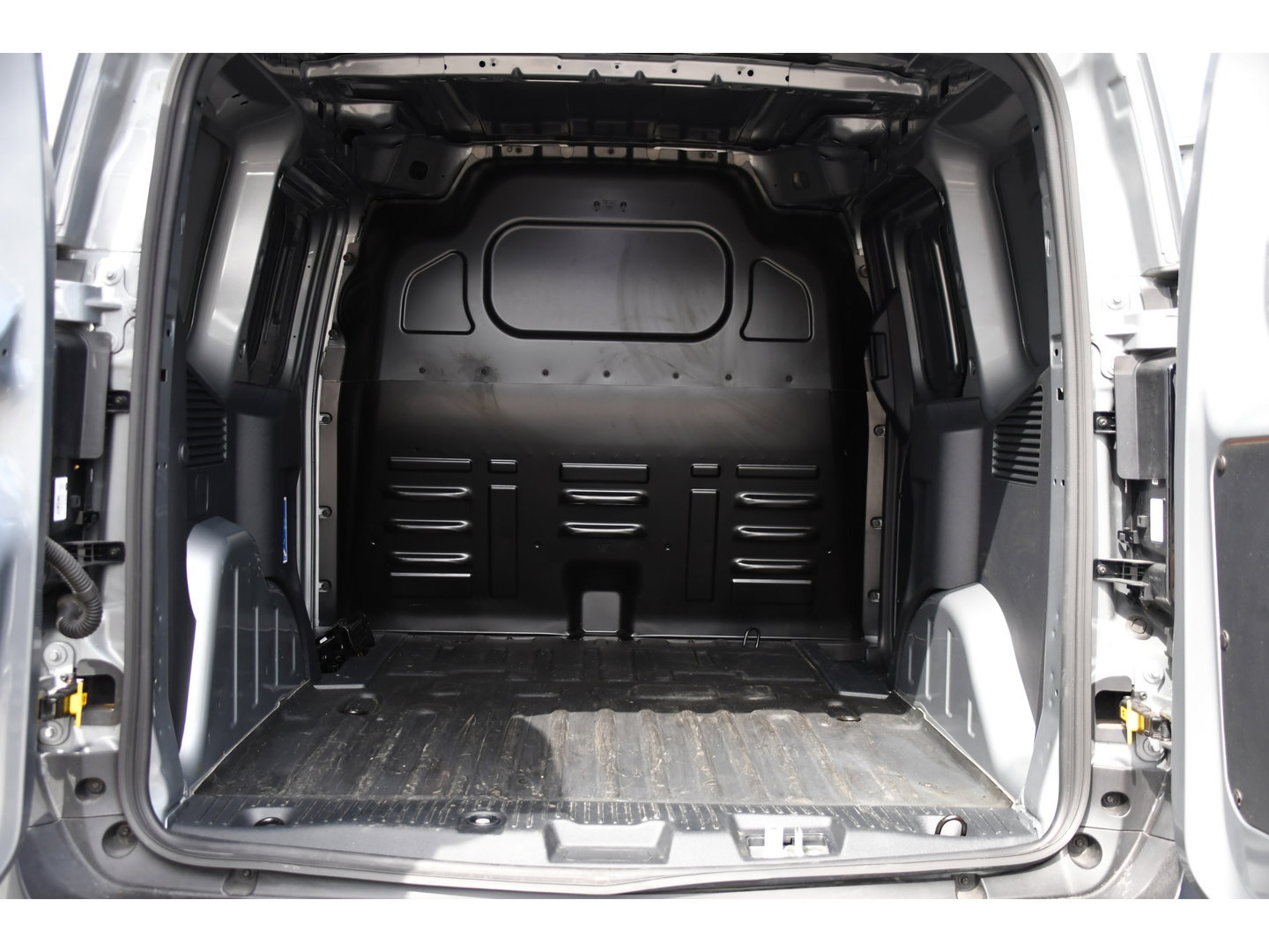Ford Transit Courier 1.0 EcoBoost PB Editon Virtual, Cruise, Carplay, Stoelverwarming, Stuurverwarming, Multimedia, 100pk, Uniek!
