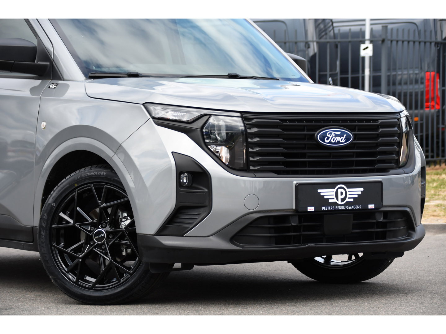 Ford Transit Courier 1.0 EcoBoost PB Editon Virtual, Cruise, Carplay, Stoelverwarming, Stuurverwarming, Multimedia, 100pk, Uniek!