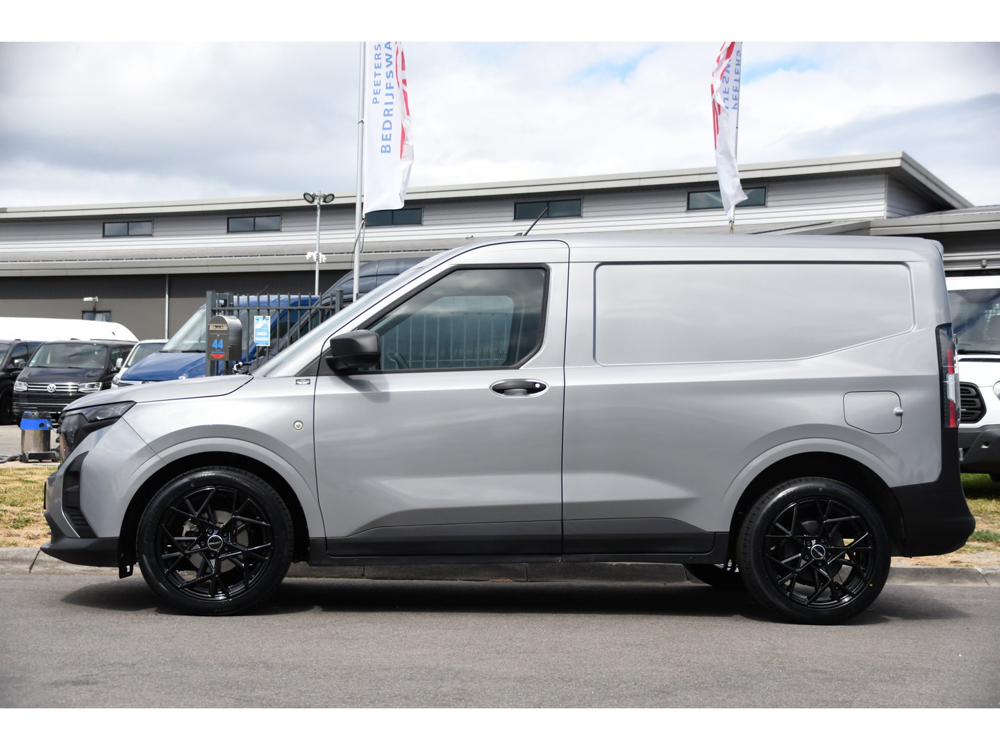 Ford Transit Courier 1.0 EcoBoost PB Editon Virtual, Cruise, Carplay, Stoelverwarming, Stuurverwarming, Multimedia, 100pk, Uniek!