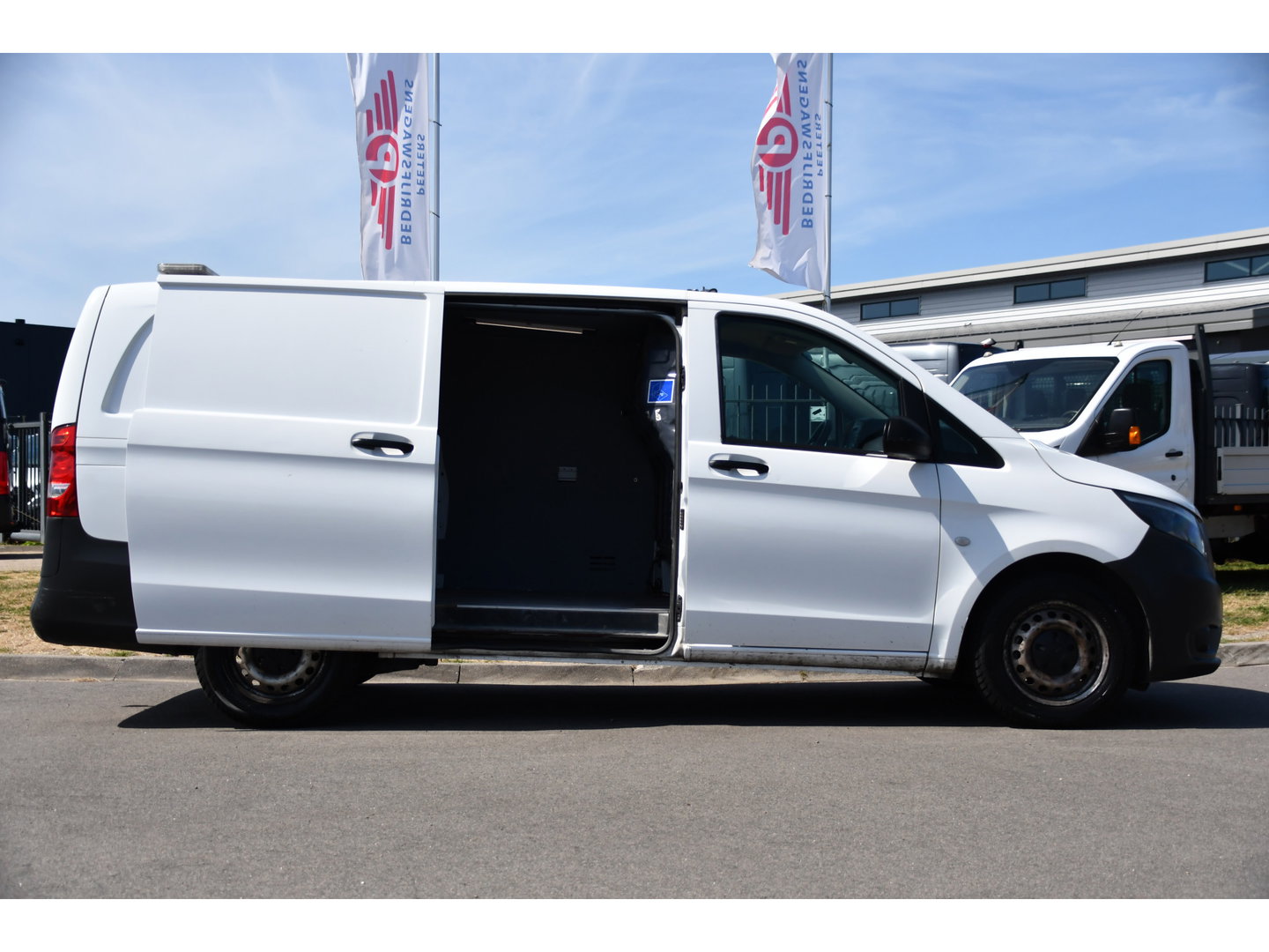Mercedes-Benz Vito 114 CDI L2 Edition Camera, Cruise, Standkachel, Automaat, Trekhaak, 143pk, Multimedia, Stoelverwarming, Uniek!