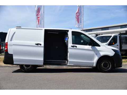 Mercedes-Benz Vito 114 CDI L2 Edition Camera, Cruise, Standkachel, Automaat, Trekhaak, 143pk, Multimedia, Stoelverwarming, Uniek!