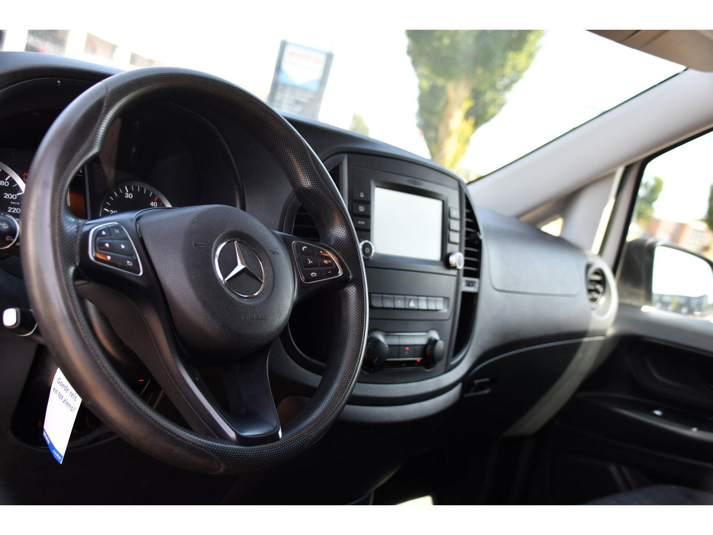 Mercedes-Benz Vito 114 CDI L2 Edition Camera, Cruise, Standkachel, Automaat, Trekhaak, 143pk, Multimedia, Stoelverwarming, Uniek!