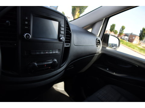 Mercedes-Benz Vito 114 CDI L2 Edition Camera, Cruise, Standkachel, Automaat, Trekhaak, 143pk, Multimedia, Stoelverwarming, Uniek!