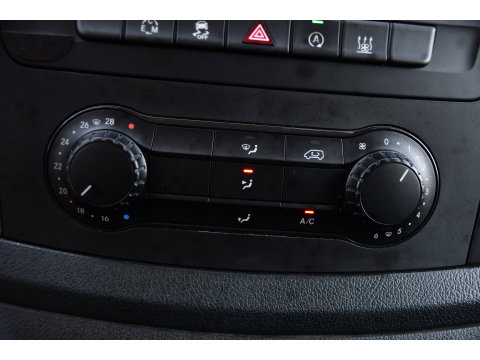 Mercedes-Benz Vito 114 CDI L2 Edition Camera, Cruise, Standkachel, Automaat, Trekhaak, 143pk, Multimedia, Stoelverwarming, Uniek!