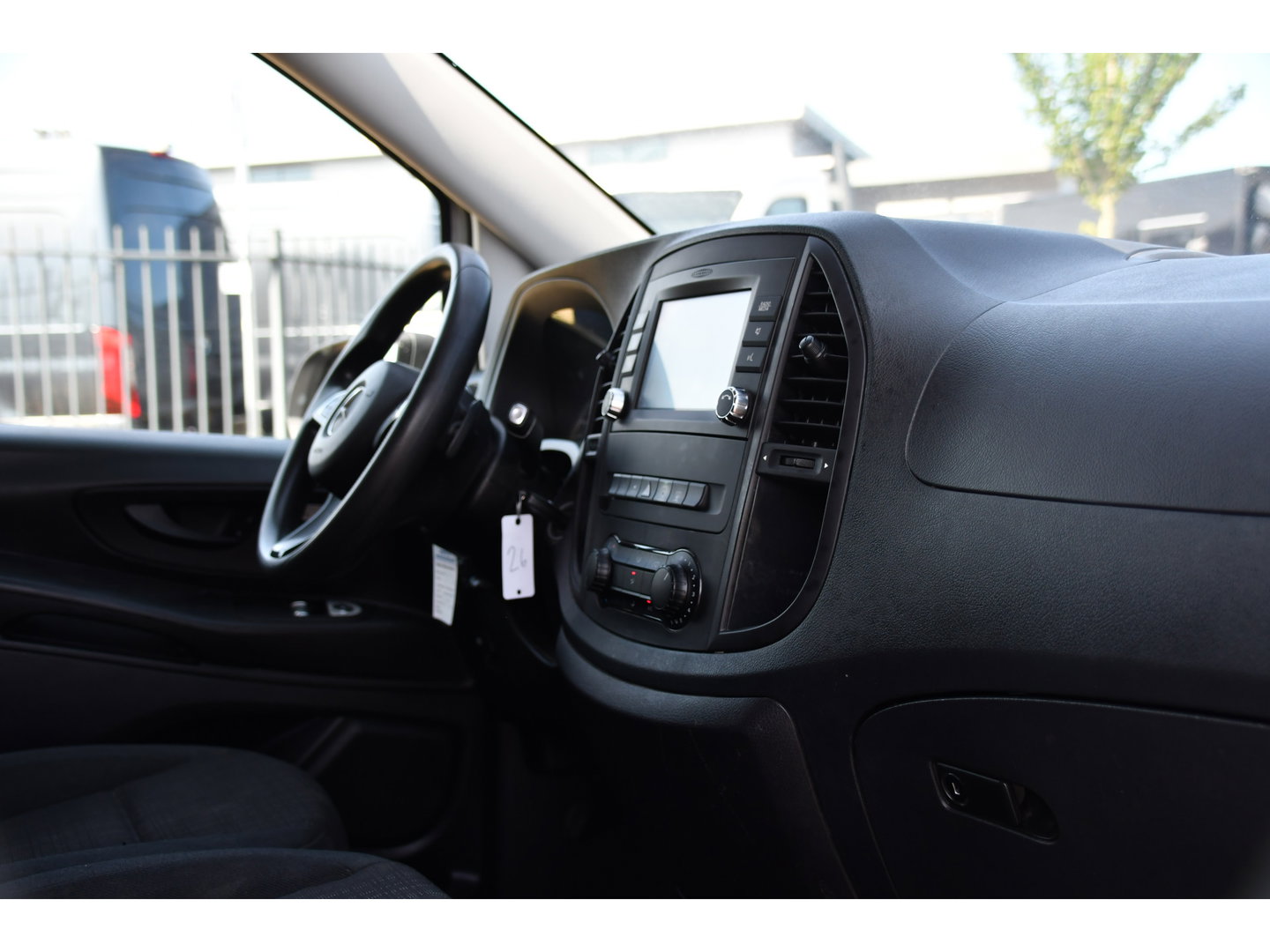 Mercedes-Benz Vito 114 CDI L2 Edition Camera, Cruise, Standkachel, Automaat, Trekhaak, 143pk, Multimedia, Stoelverwarming, Uniek!
